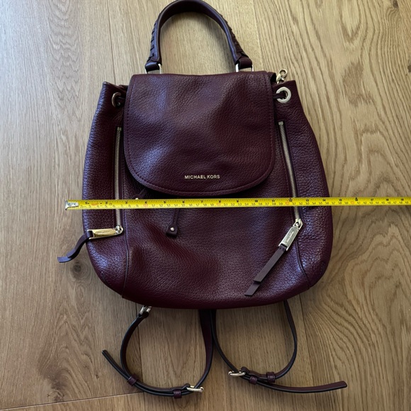 Michael Kors leather backpack - Picture 3 of 4